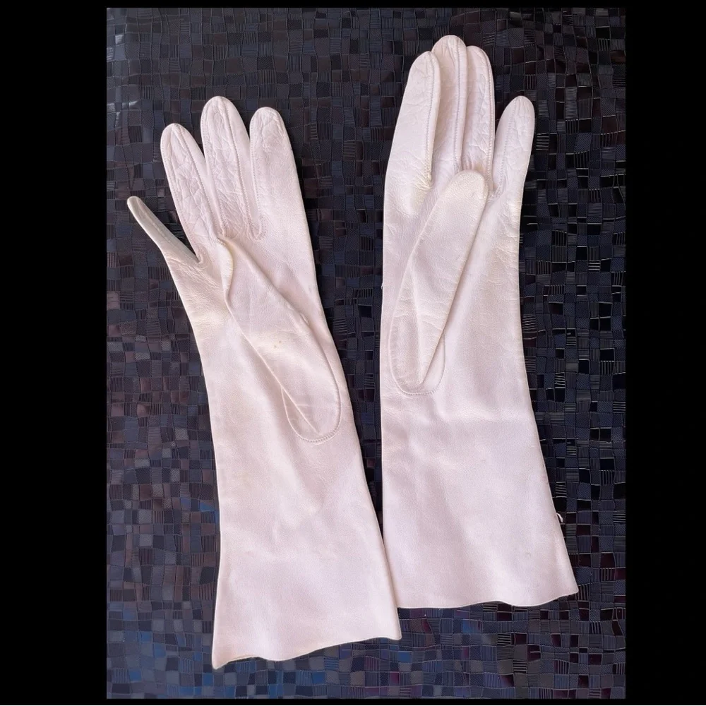 Vintage Elegant White/ Ivory Leather Opera Gloves